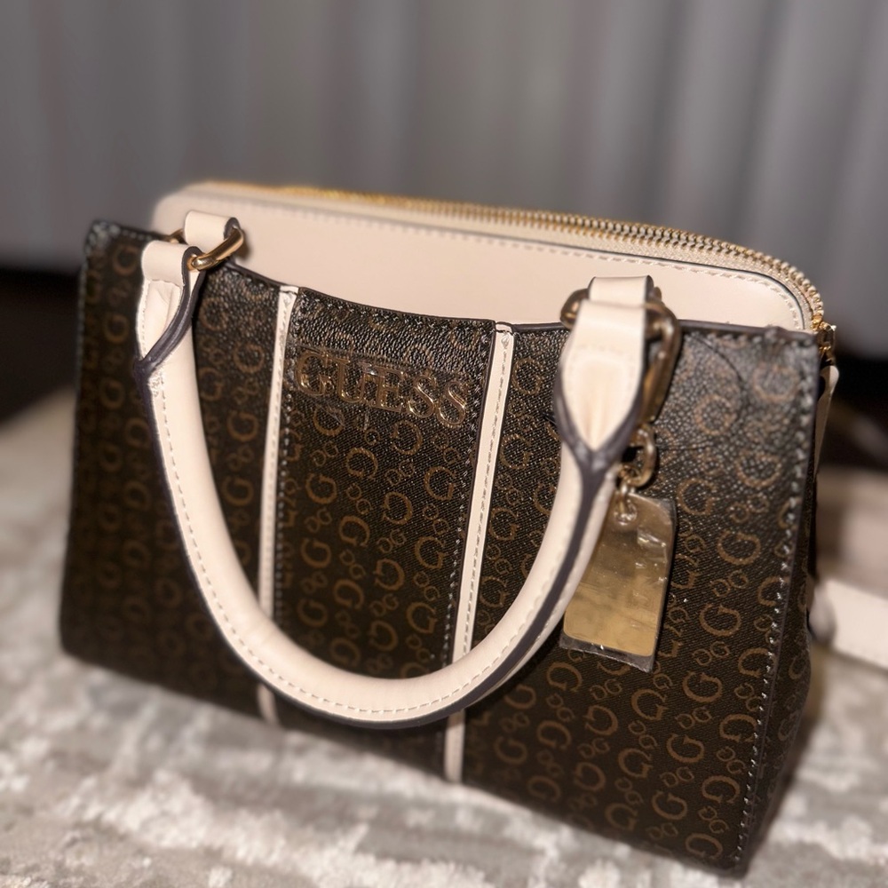 GUESS Black and Cream Women's Bag - Picture 8 of 8